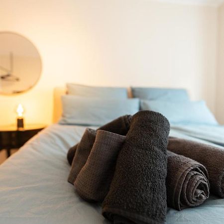 -Zentrale Wohnung-Balkon-Desingerkueche- Билефельд Экстерьер фото